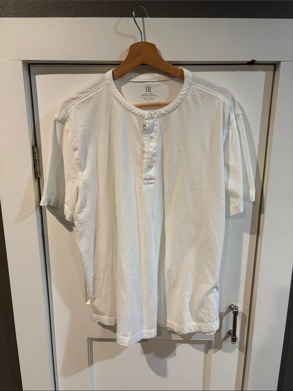 Banana Republic White Short-Sleeve Henley Tee